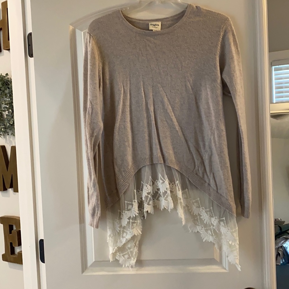 Light taupe sweater